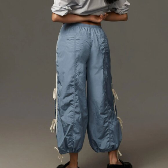 The Bowline Parachute Pants by Daily Practice - Picture 4 of 14